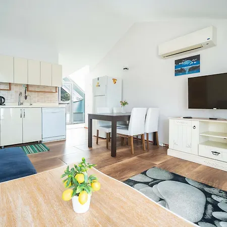 Apartment Dedeminn Marina House